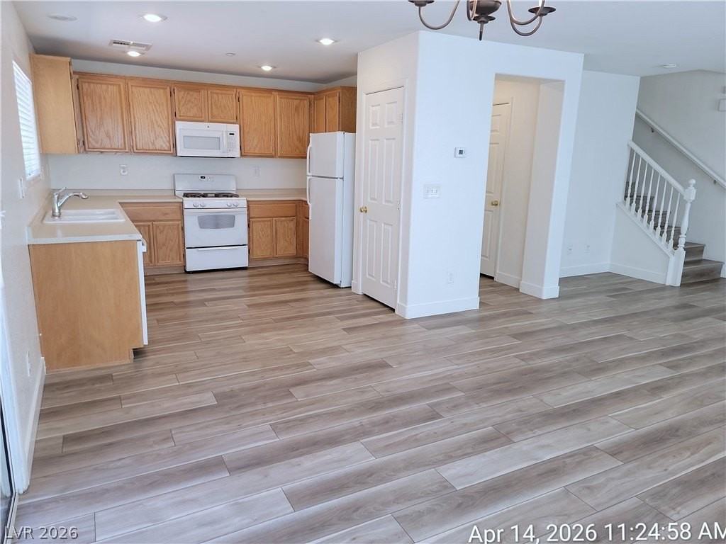 661 Monument Point St - Photo 6 of 37