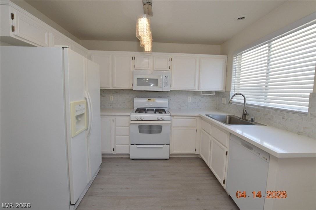 9330 Cool Creek Ave - Photo 7 of 28