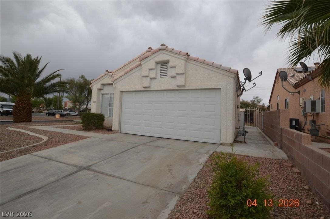 3840 Dusty Glen Ct - Photo 3 of 22