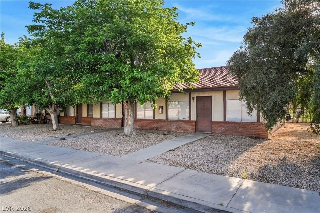 1611 E Harmon Ave #3 - Photo 2 of 28