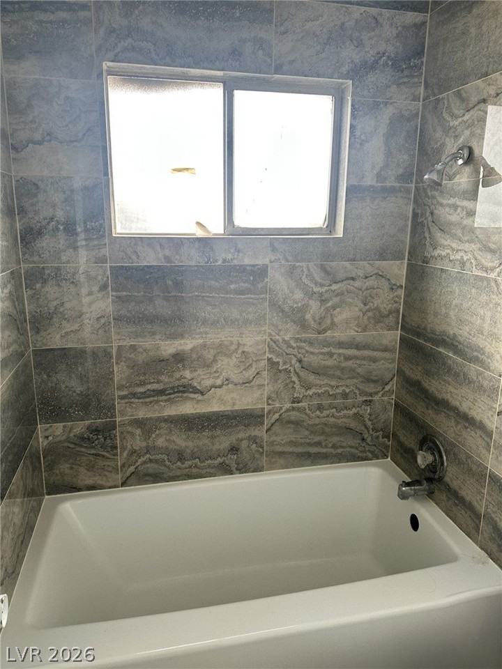 115 W New York Ave #17 - Photo 5 of 12