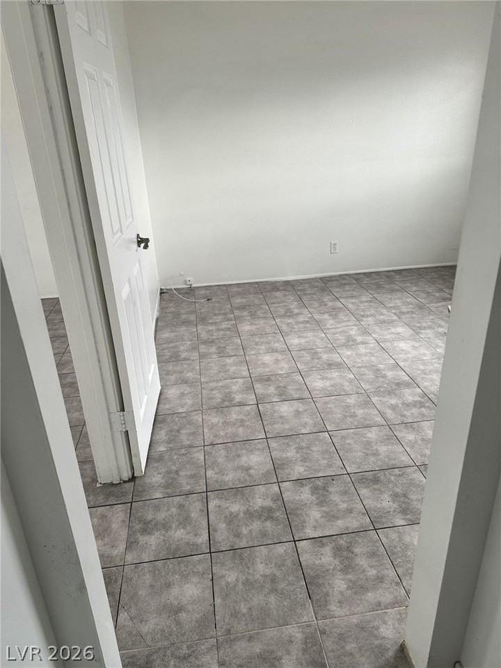 115 W New York Ave #17 - Photo 7 of 12