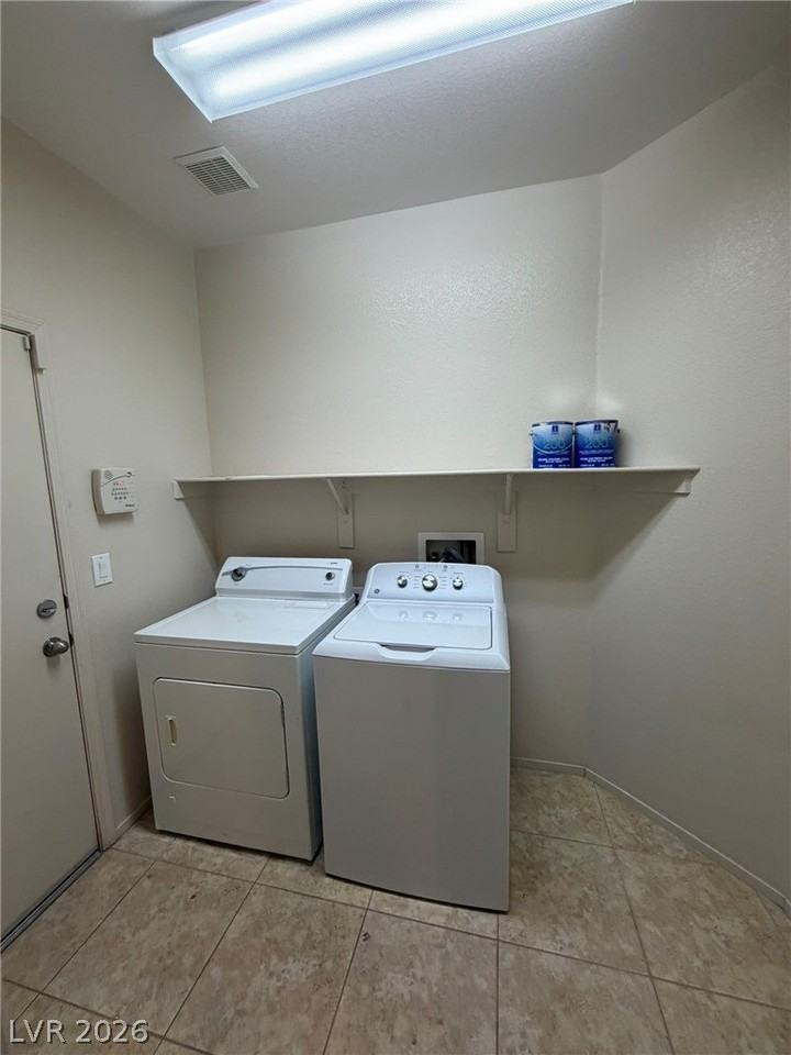 2747 Lochleven Way - Photo 3 of 22