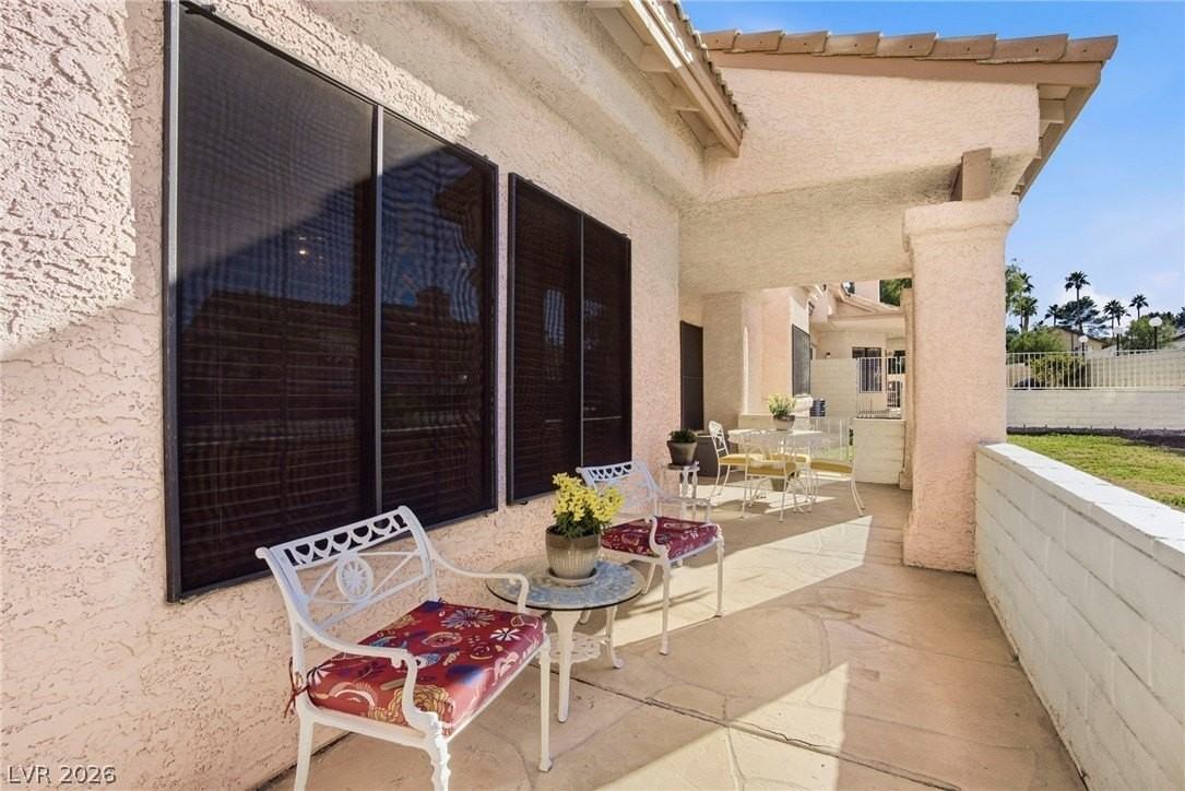 542 Cervantes Dr - Photo 3 of 45