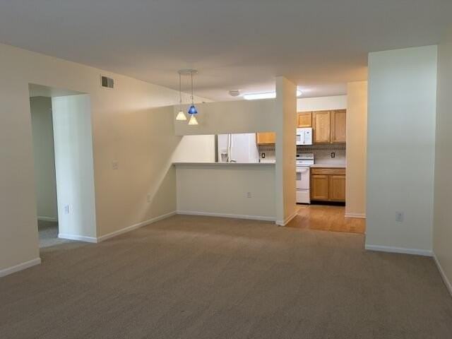 2736 S Knightsbridge Cir - Photo 3 of 20