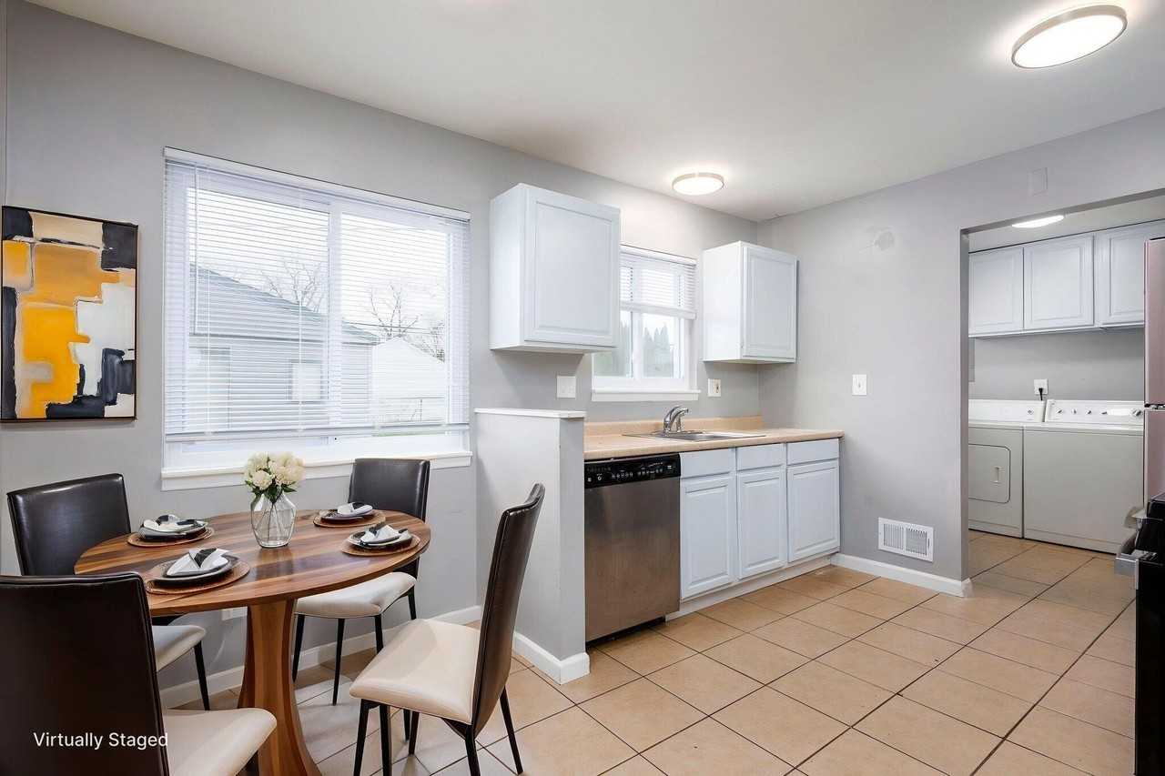 13679 Sidonie Ave - Photo 5 of 29