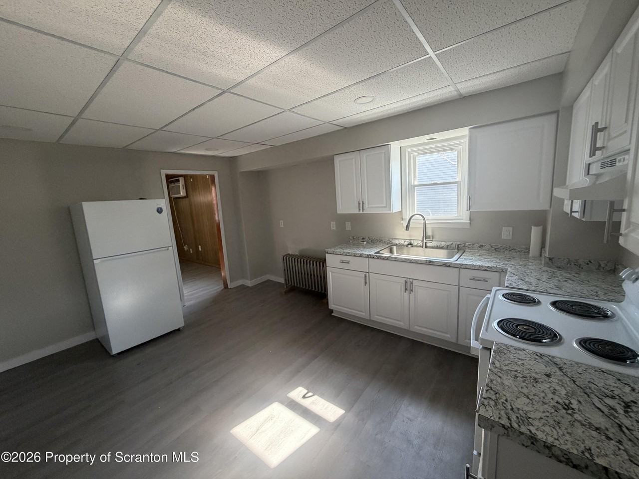 226 Fremont St - Photo 4 of 13