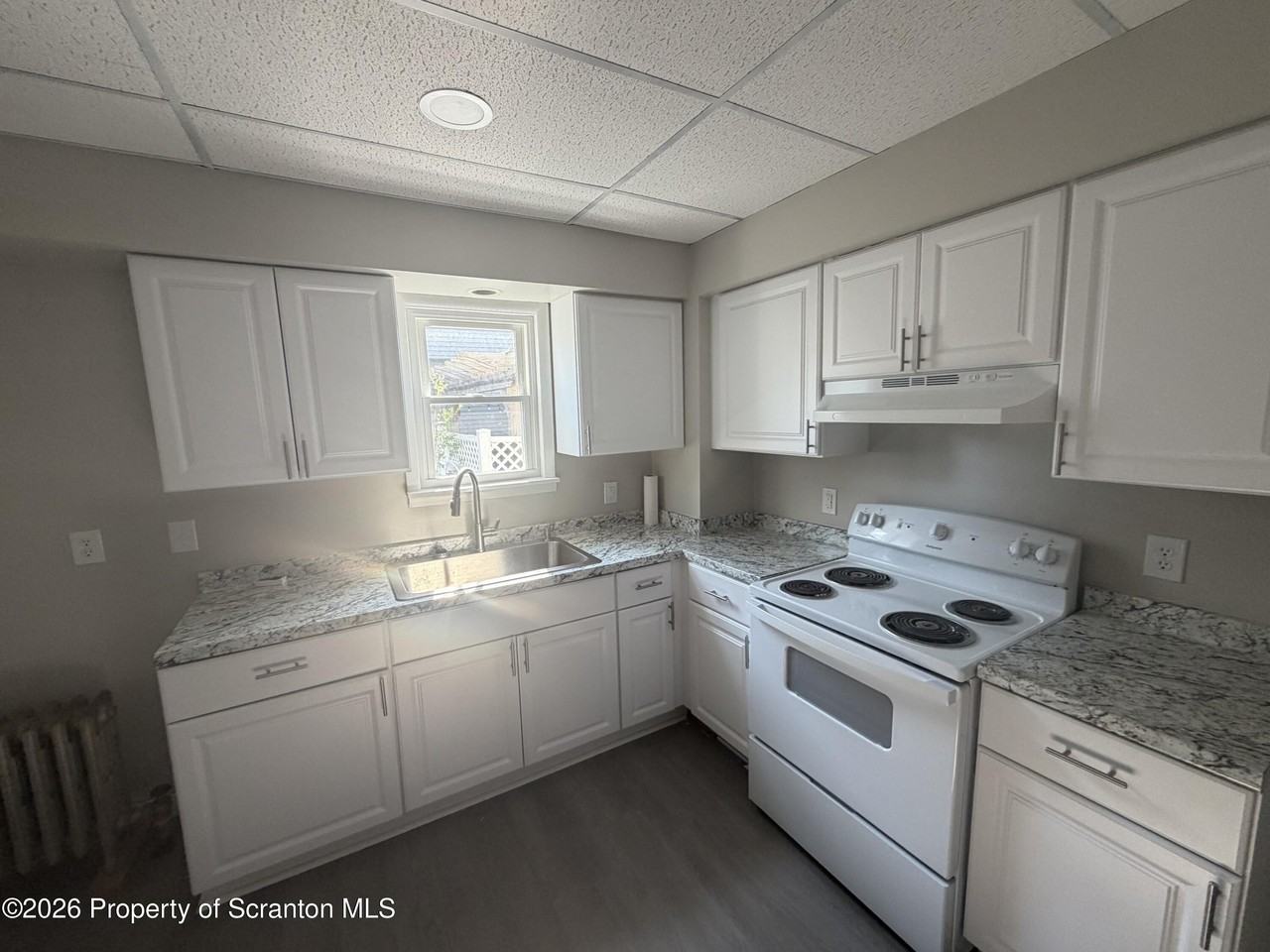 226 Fremont St - Photo 5 of 13