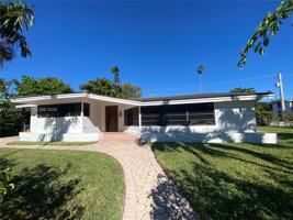 featured image of 1101 Bay Dr #SFH
