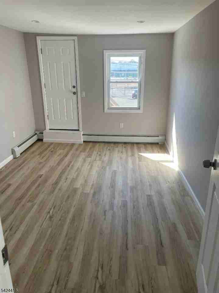 454 E 31st St #2 - Photo 2 of 10