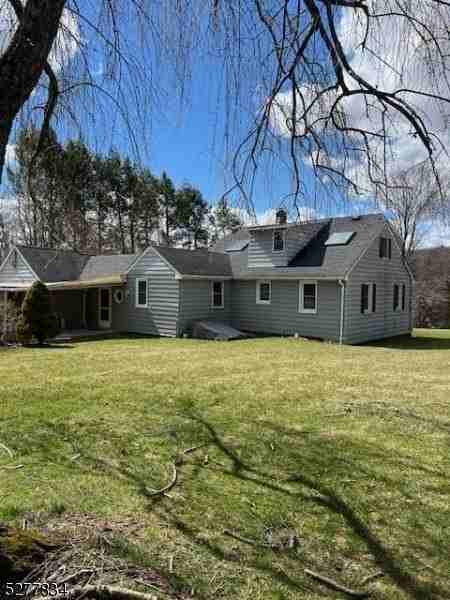 404 Stonetown Rd - Photo 3 of 13