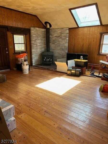 404 Stonetown Rd - Photo 4 of 13