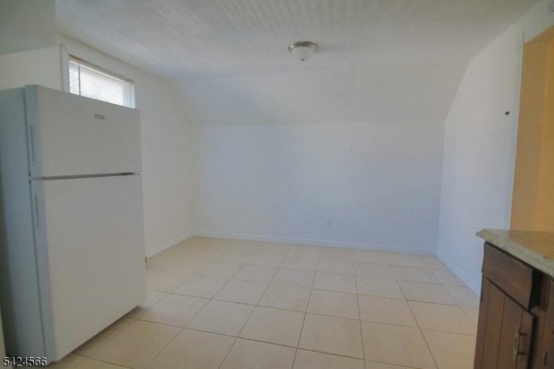 433 Ainsworth St - Photo 6 of 11