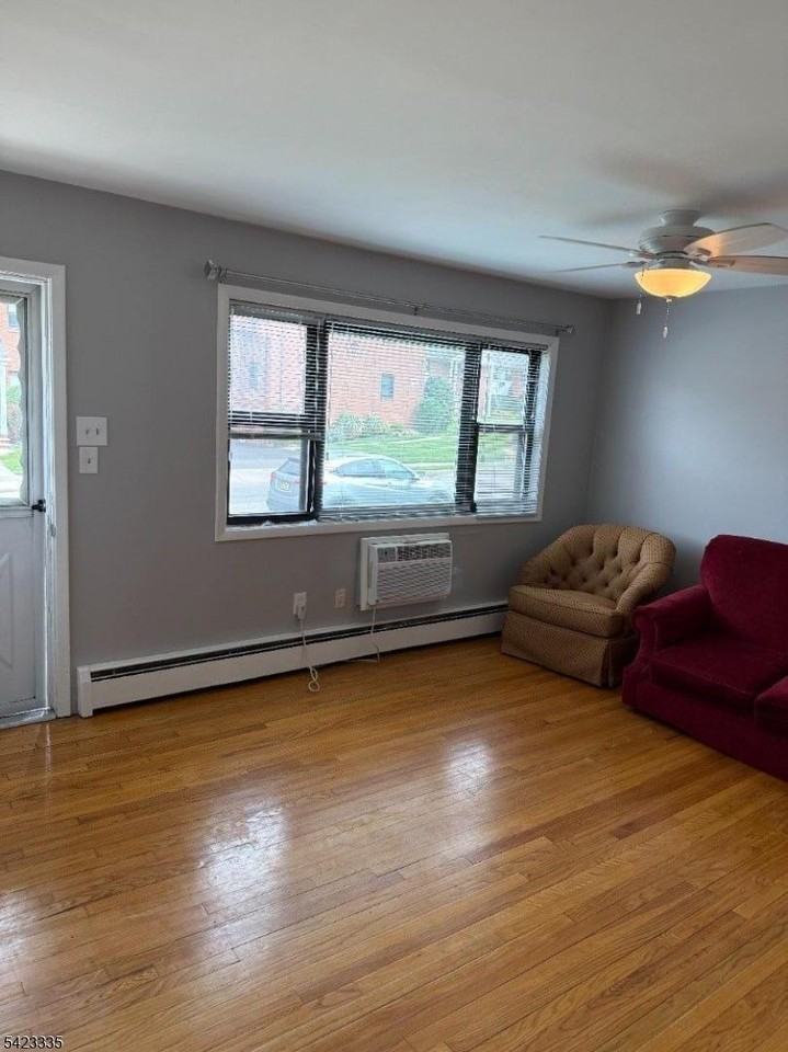 10 Colonial Dr #H - Photo 5 of 13