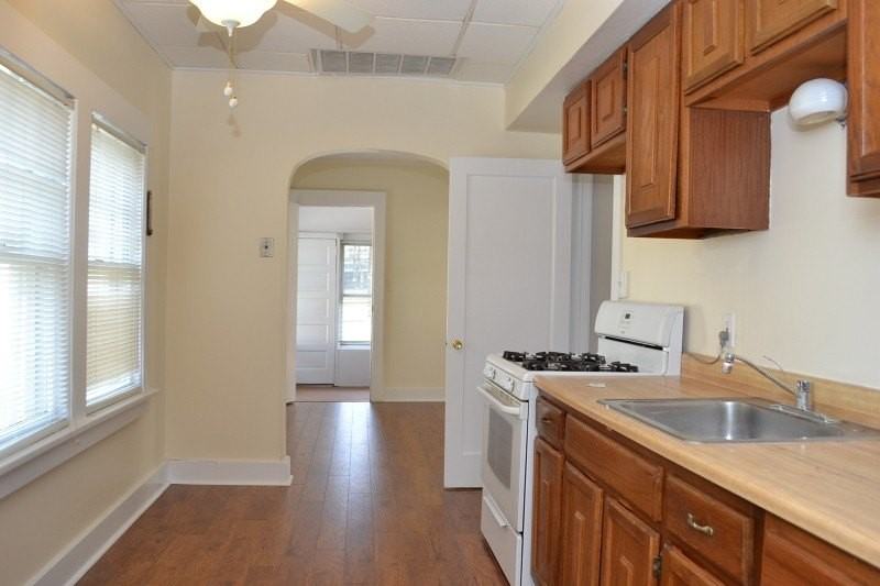 471 Sicomac Ave - Photo 4 of 9