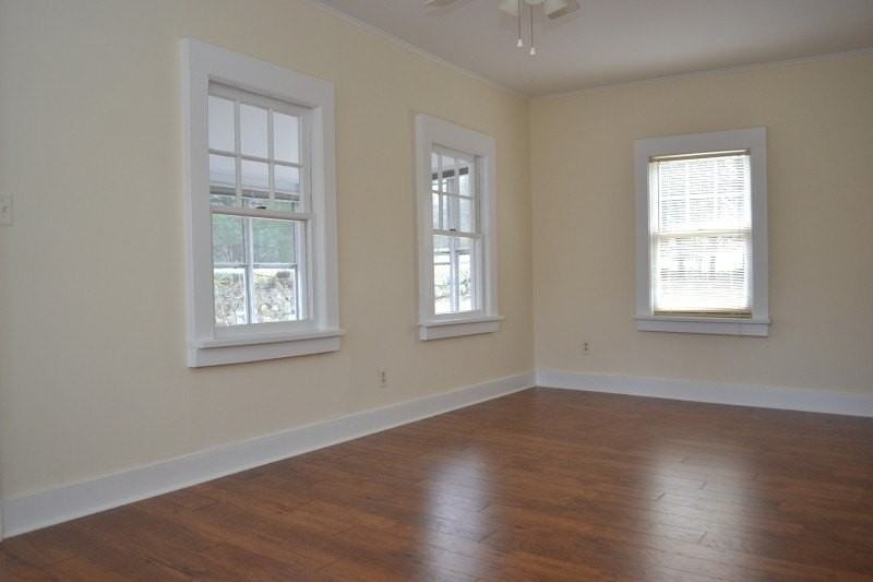 471 Sicomac Ave - Photo 7 of 9