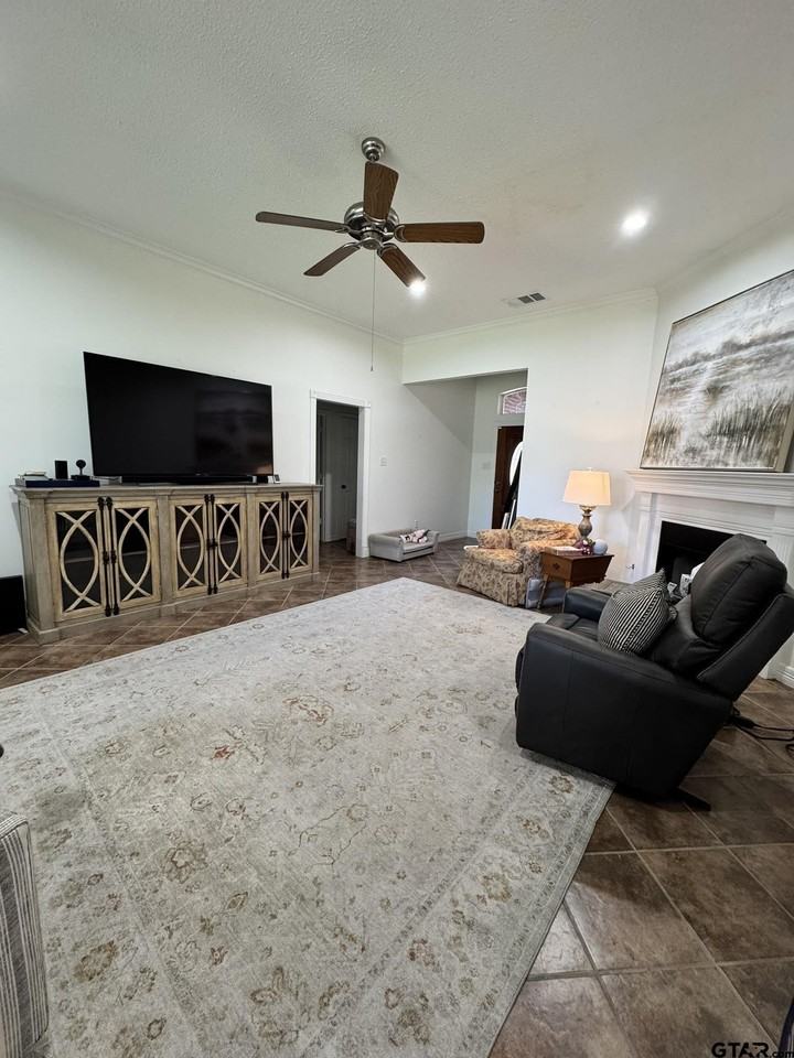 3421 Iberville Dr - Photo 4 of 22