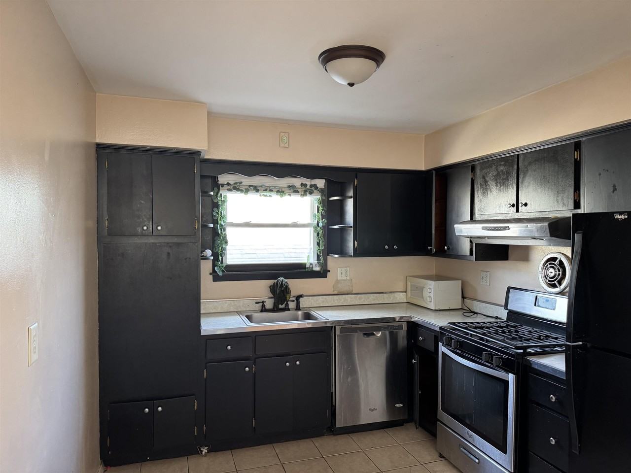 108 Evergreen St #2 - Photo 7 of 19