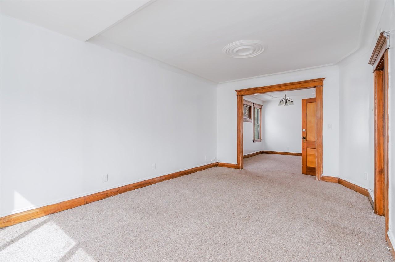 142 Humphrey Ave #2 - Photo 3 of 11