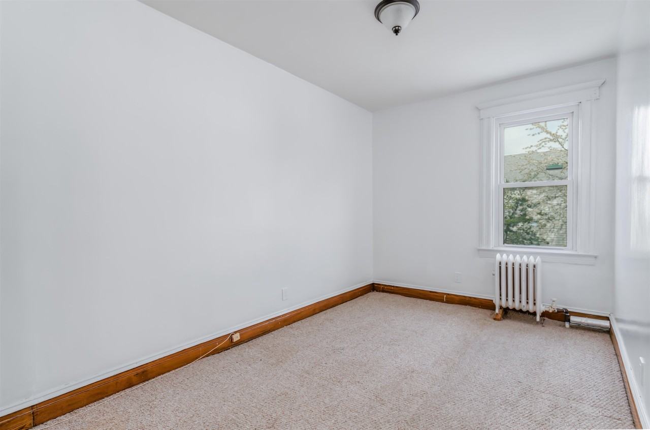 142 Humphrey Ave #2 - Photo 7 of 11