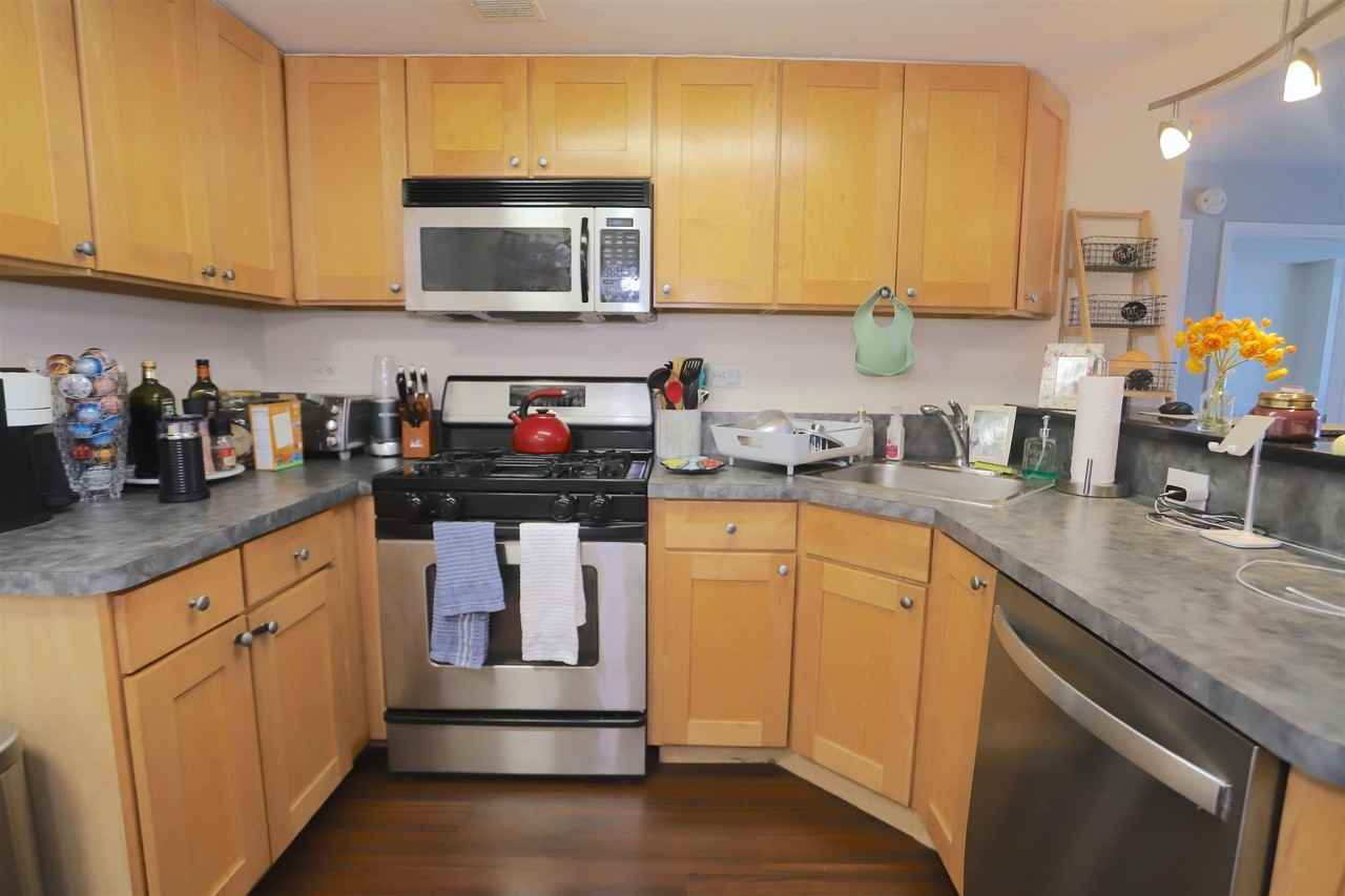 700 1st St #10T - Photo 3 of 27