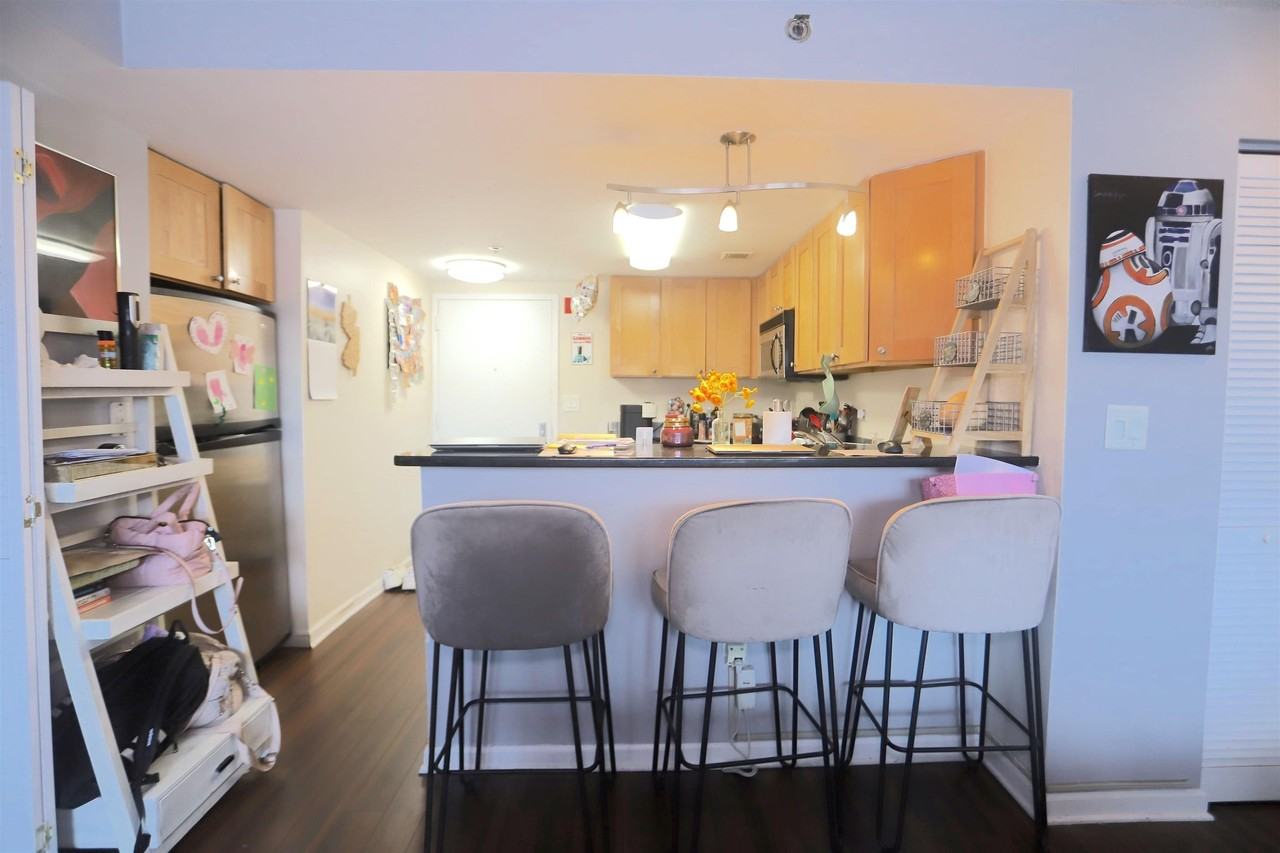 700 1st St #10T - Photo 5 of 27