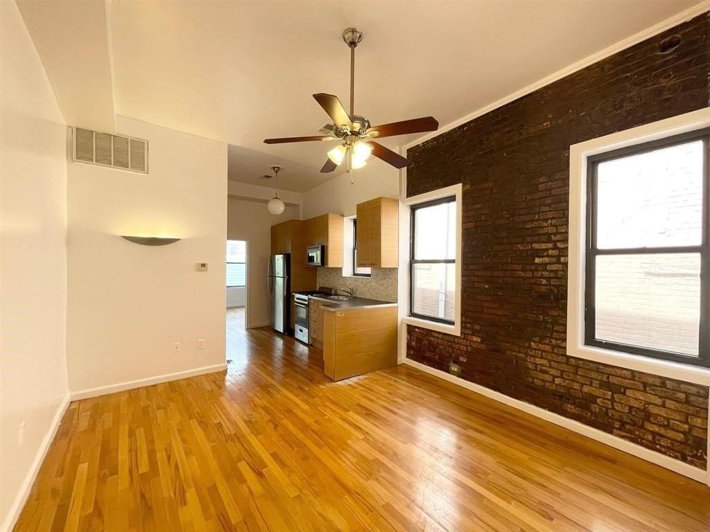 163 Baldwin Ave #8 - Photo 7 of 11