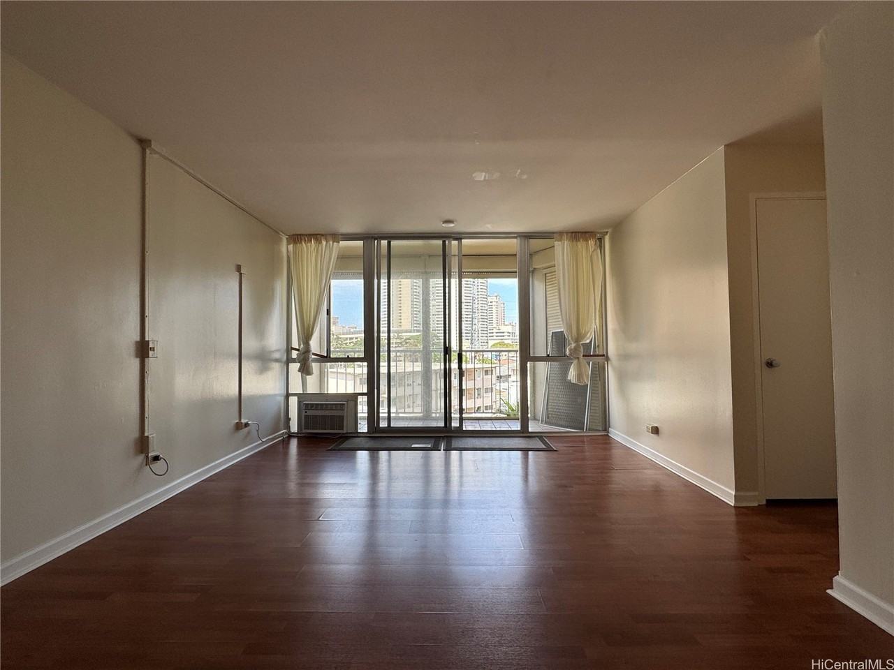 2474 Kapiolani Blvd #401 - Photo 3 of 16