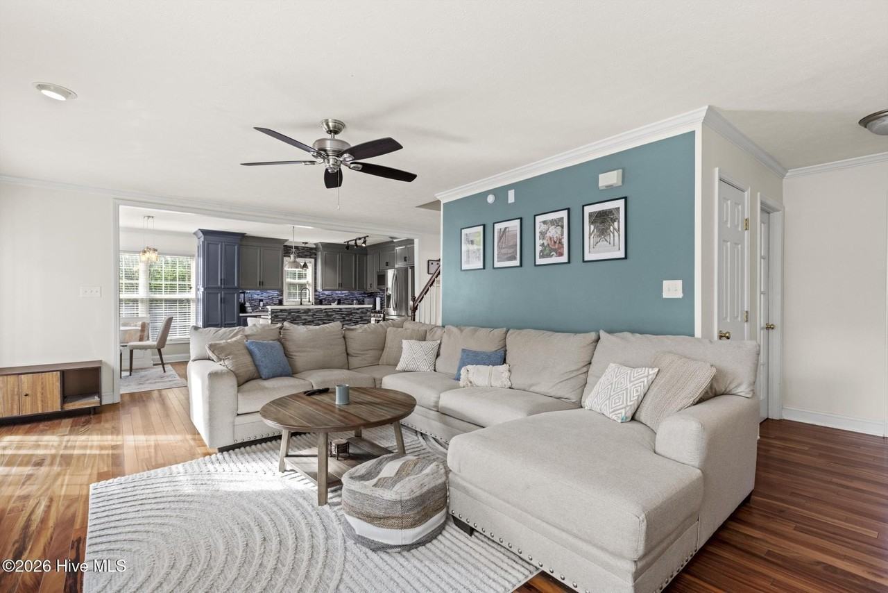 100 Westmont Rd - Photo 4 of 27