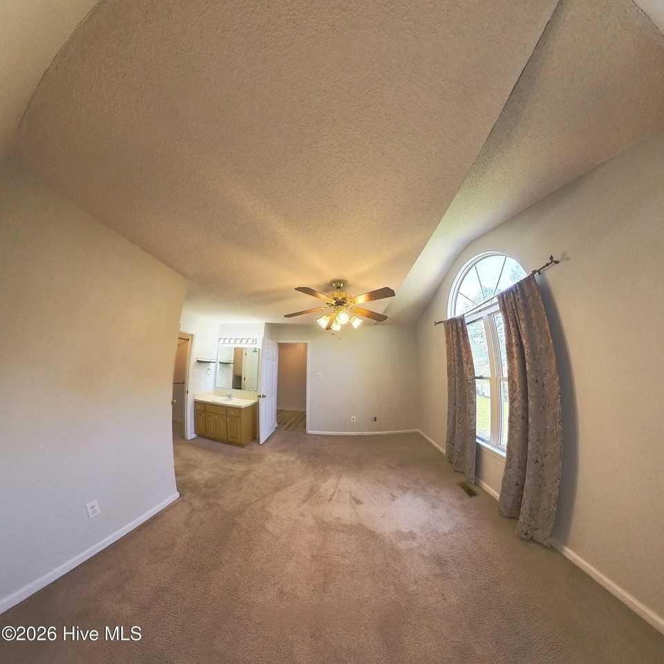 47 Forestdale Dr - Photo 4 of 14