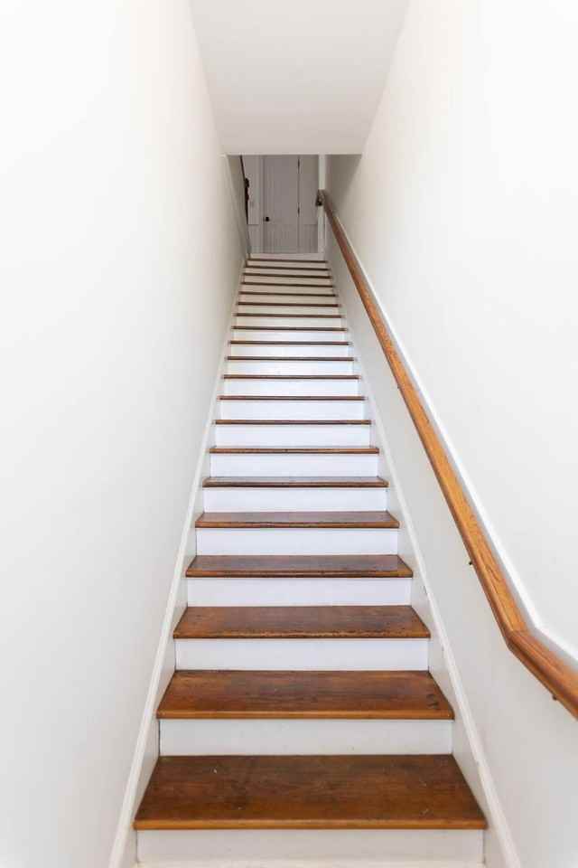 215 12th St #B - Photo 2 of 12