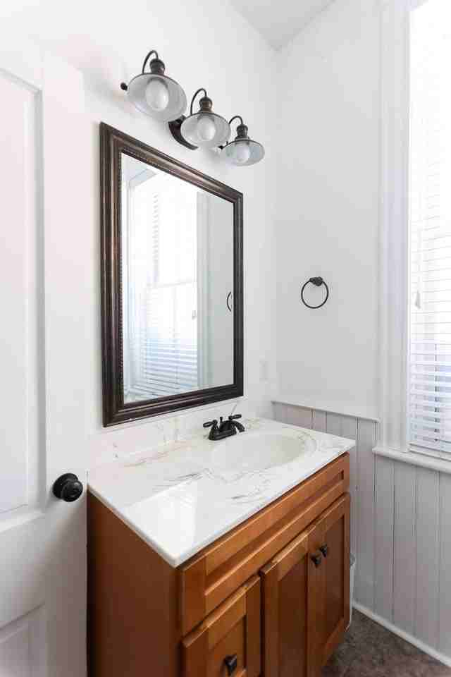 215 12th St #B - Photo 7 of 12