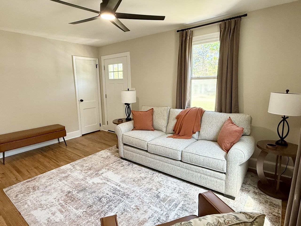 824 Ann St - Photo 5 of 16