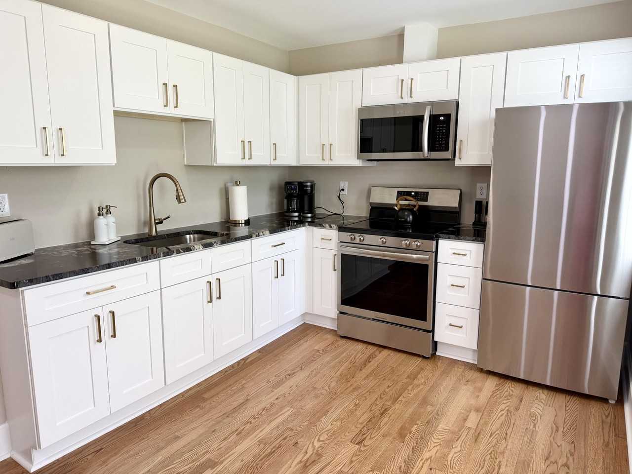 824 Ann St - Photo 6 of 16