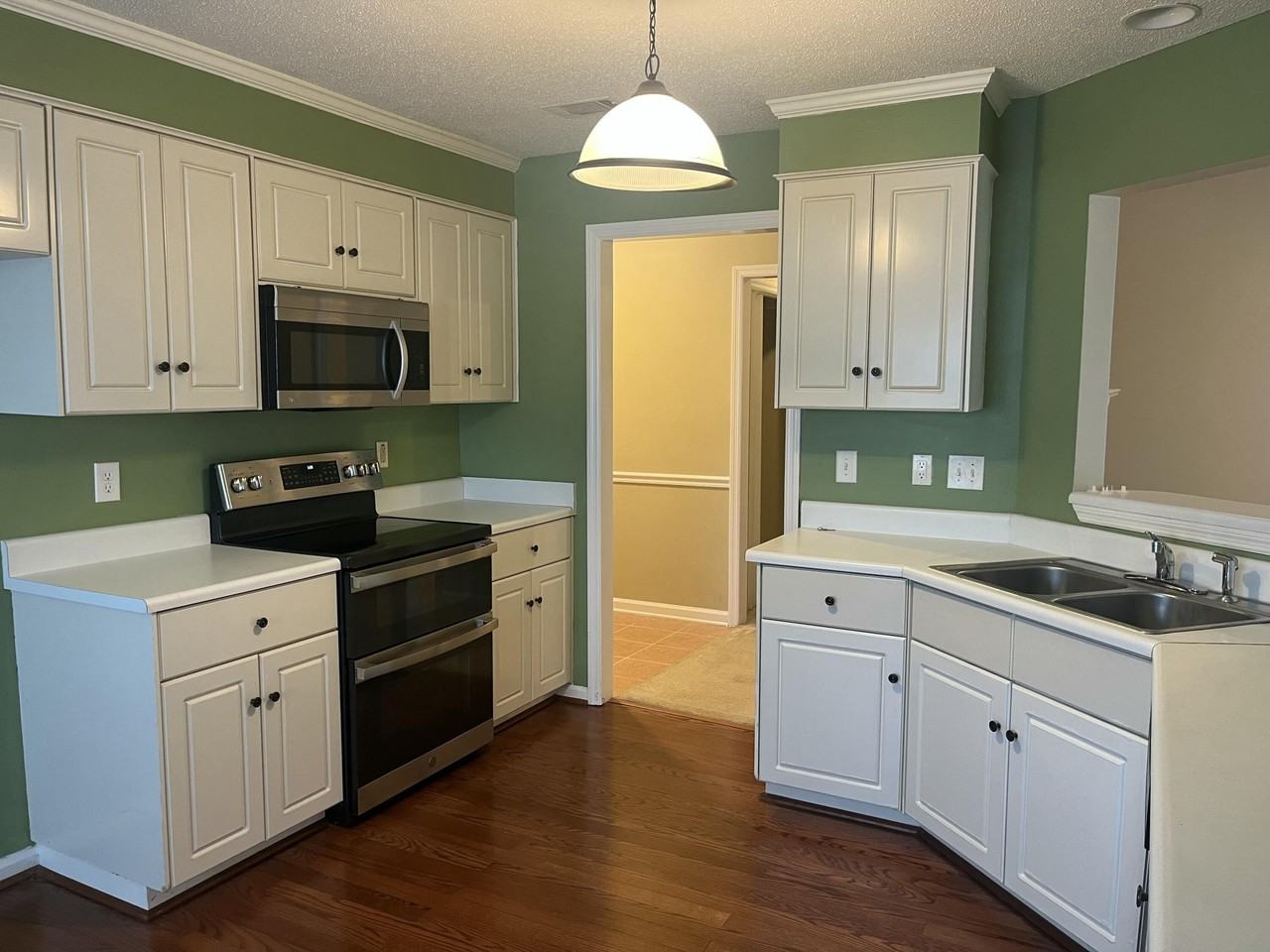 444 Madison St - Photo 7 of 37