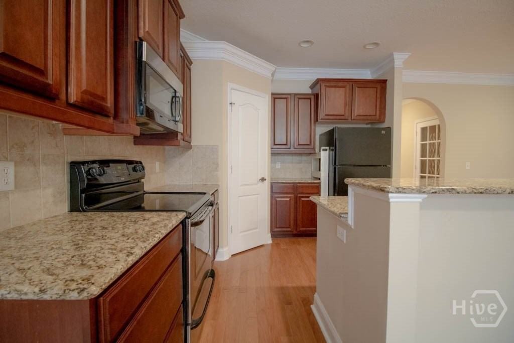 127 Ventura Pl - Photo 2 of 23