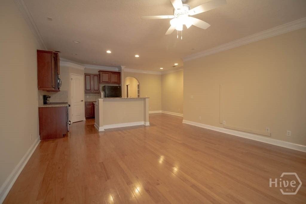 127 Ventura Pl - Photo 4 of 23