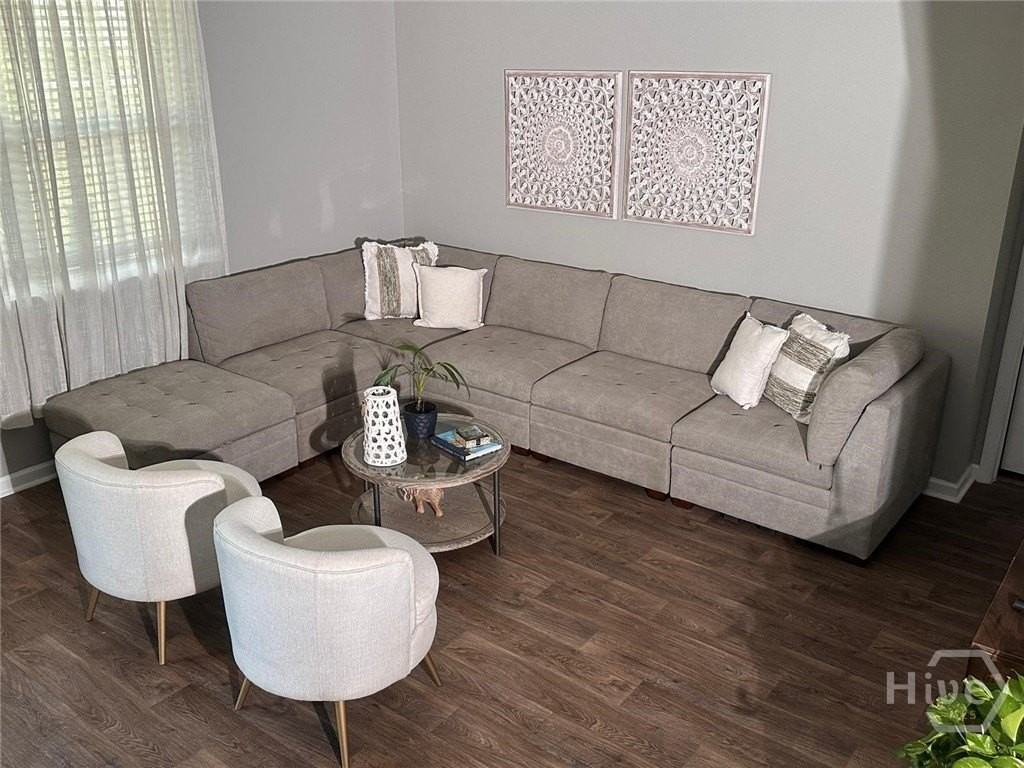 122 Fremont Ln - Photo 2 of 27