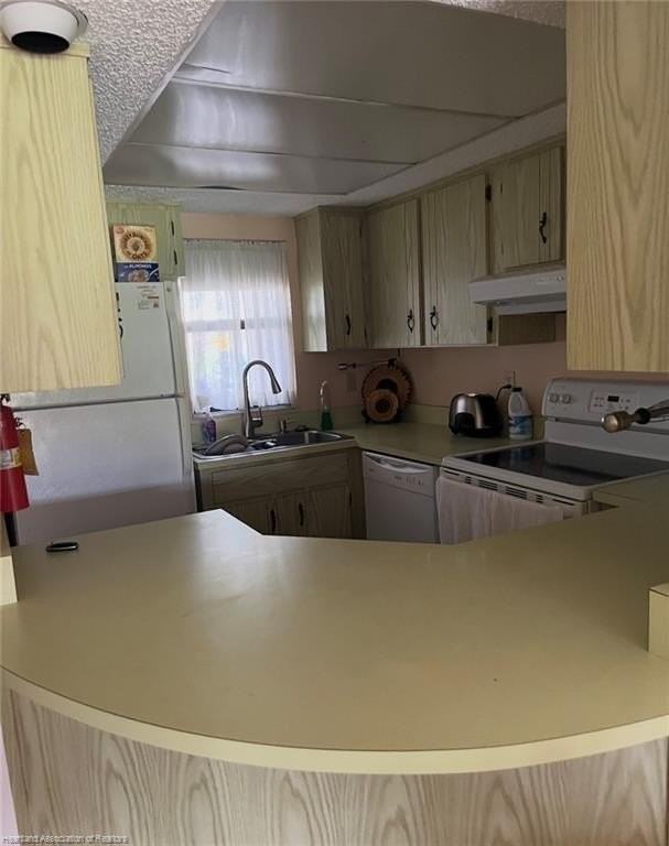 3731 Edgewater Dr - Photo 3 of 13