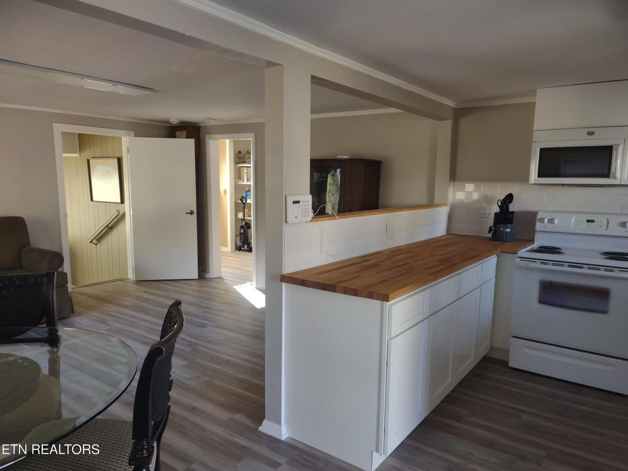 757 W Outer Dr - Photo 3 of 15