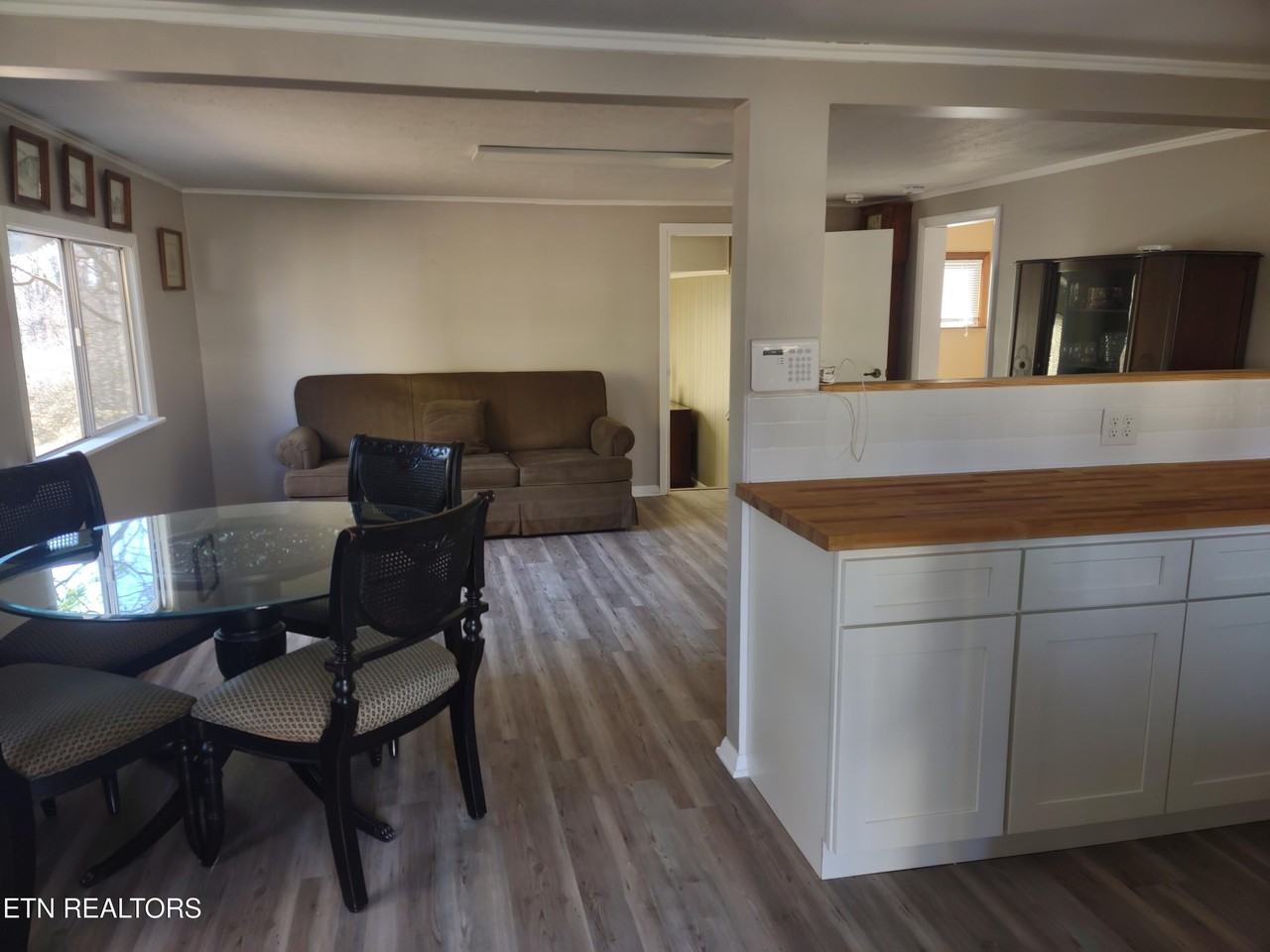 757 W Outer Dr - Photo 4 of 15