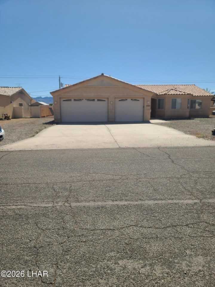 2700 Inca Dr - Photo 2 of 36