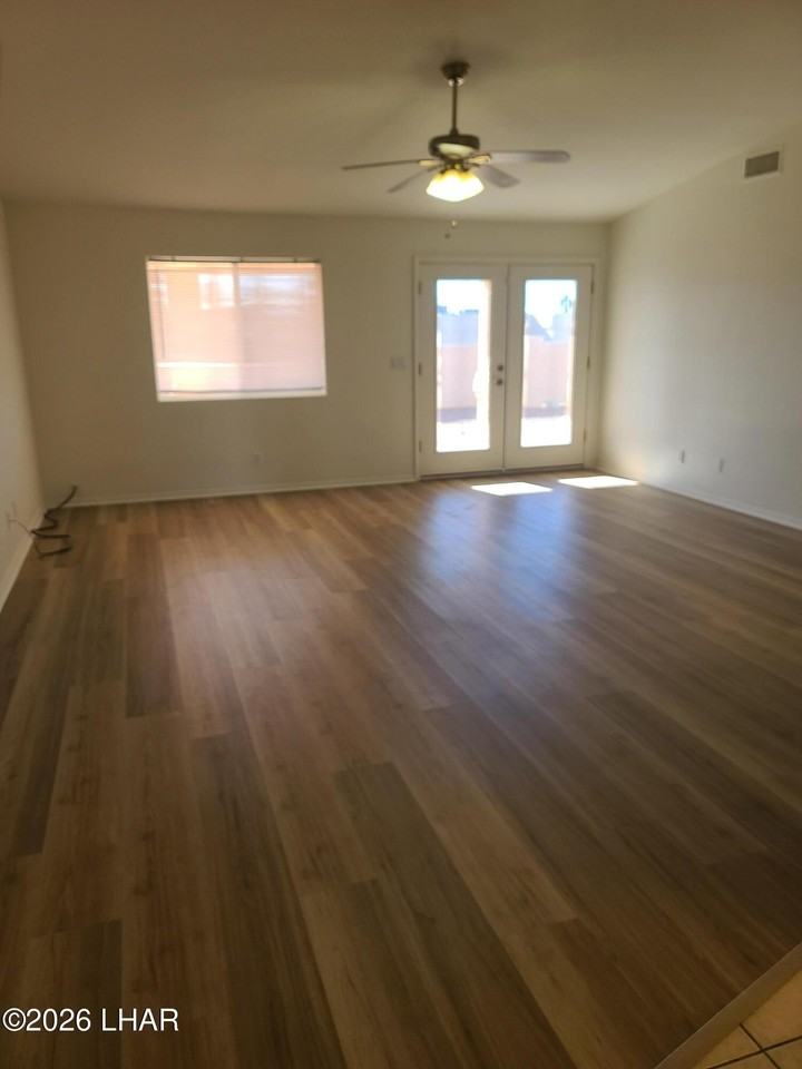 2700 Inca Dr - Photo 3 of 36