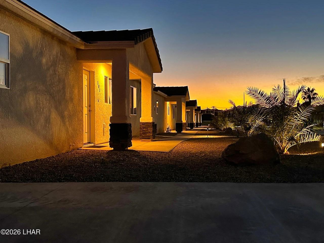 2060 Swanson Ave - Photo 2 of 20