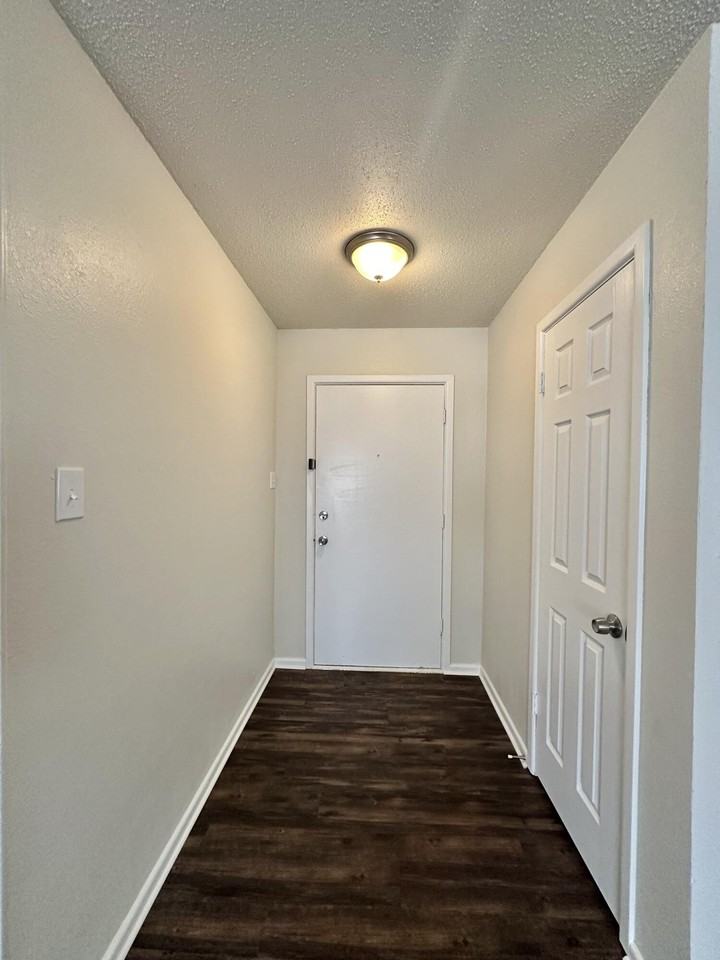 1509 Elkhart Ave - Photo 3 of 14