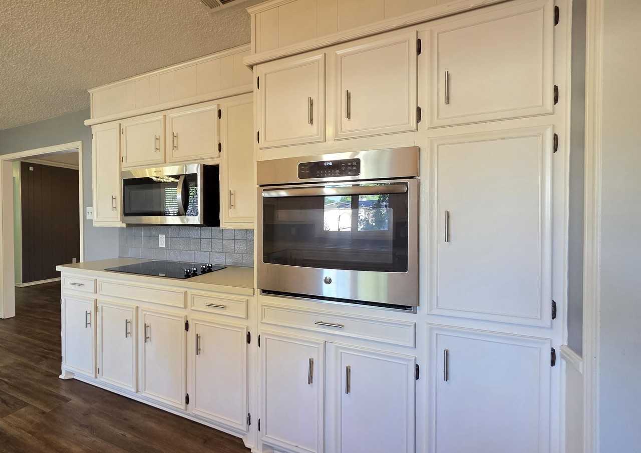 8604 Jordan Dr - Photo 5 of 21