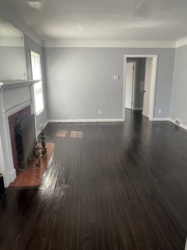 1646 21st St - Photo 5 of 8