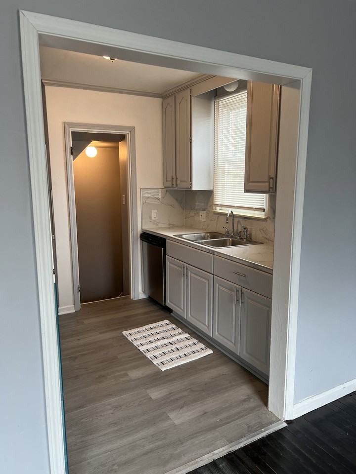 1646 21st St - Photo 7 of 8