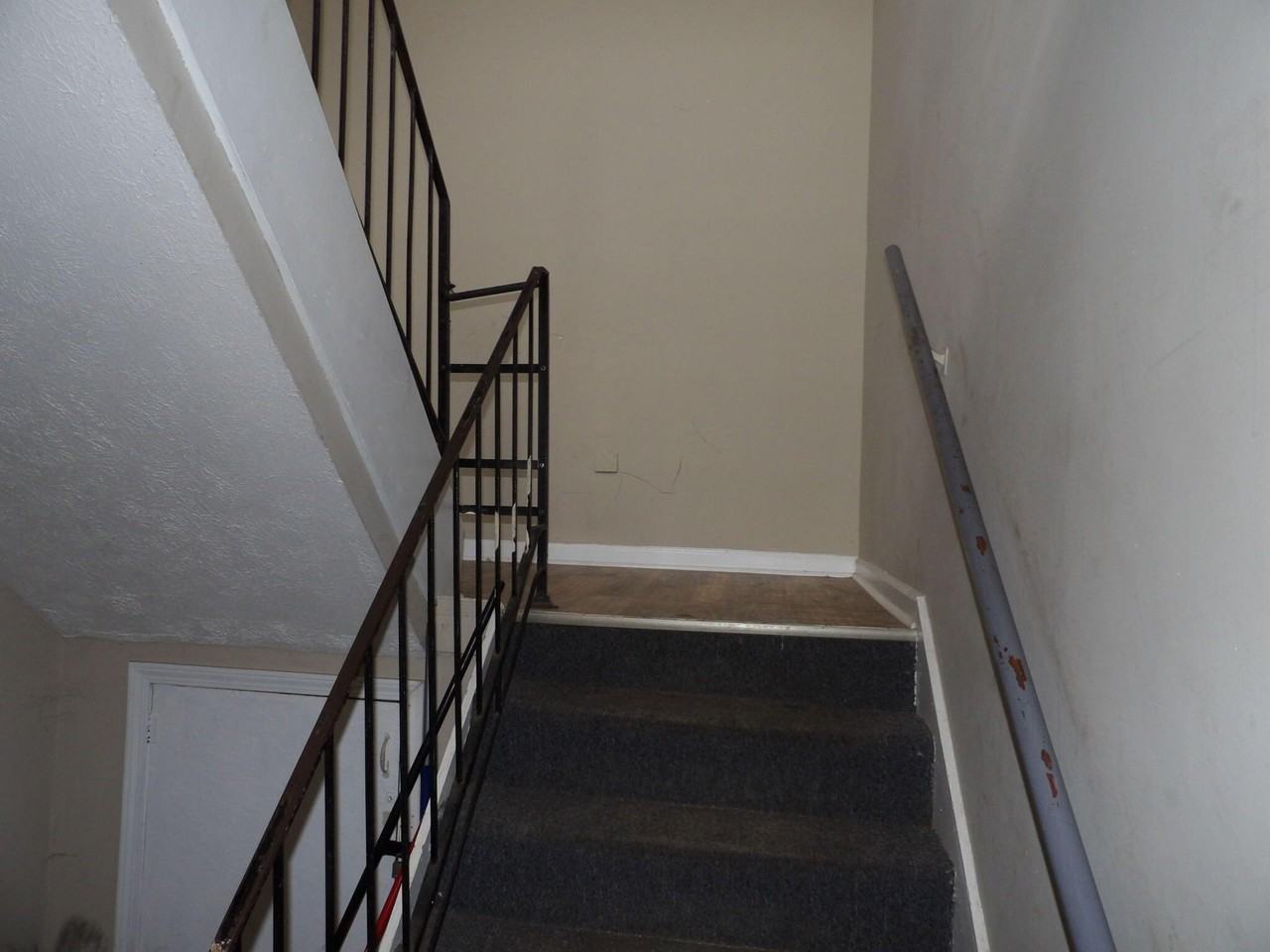 1609 Steadmantown Ln #3 - Photo 5 of 46