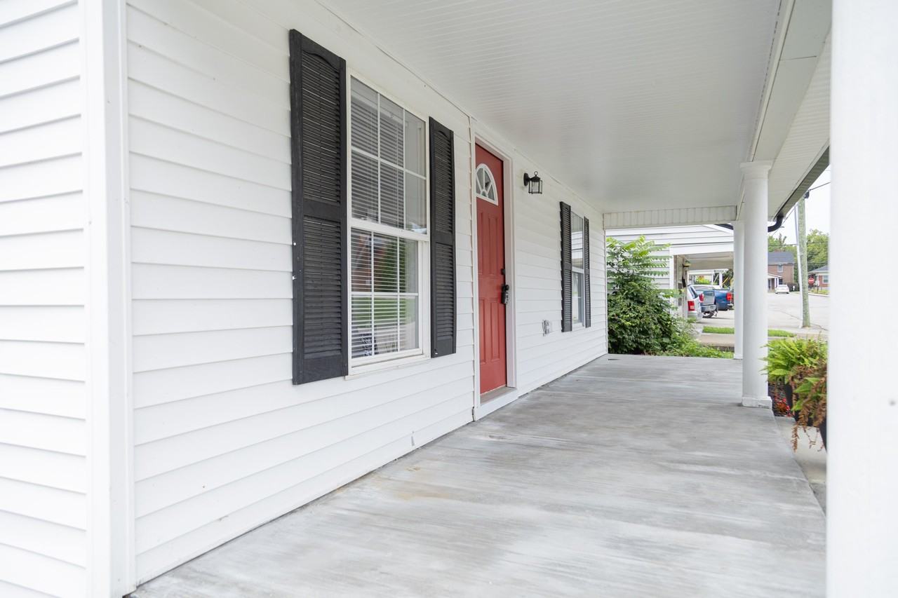 128 Parrish Ave - Photo 2 of 24